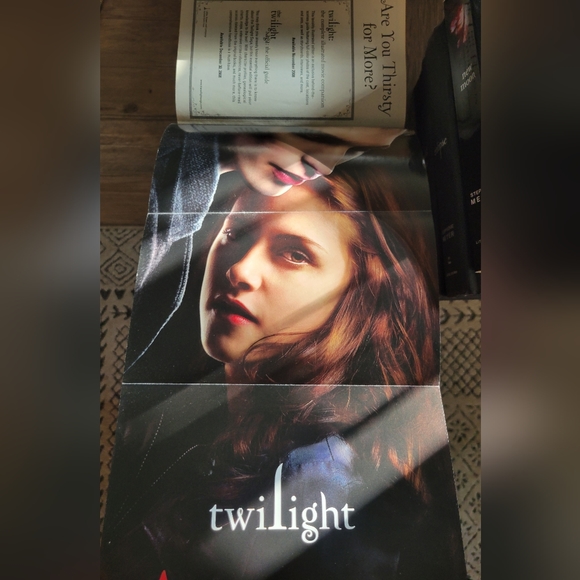 Twilight Saga Book &DVD Series With Rare 2010 Twilight Fan Magazine - Picture 2 of 6